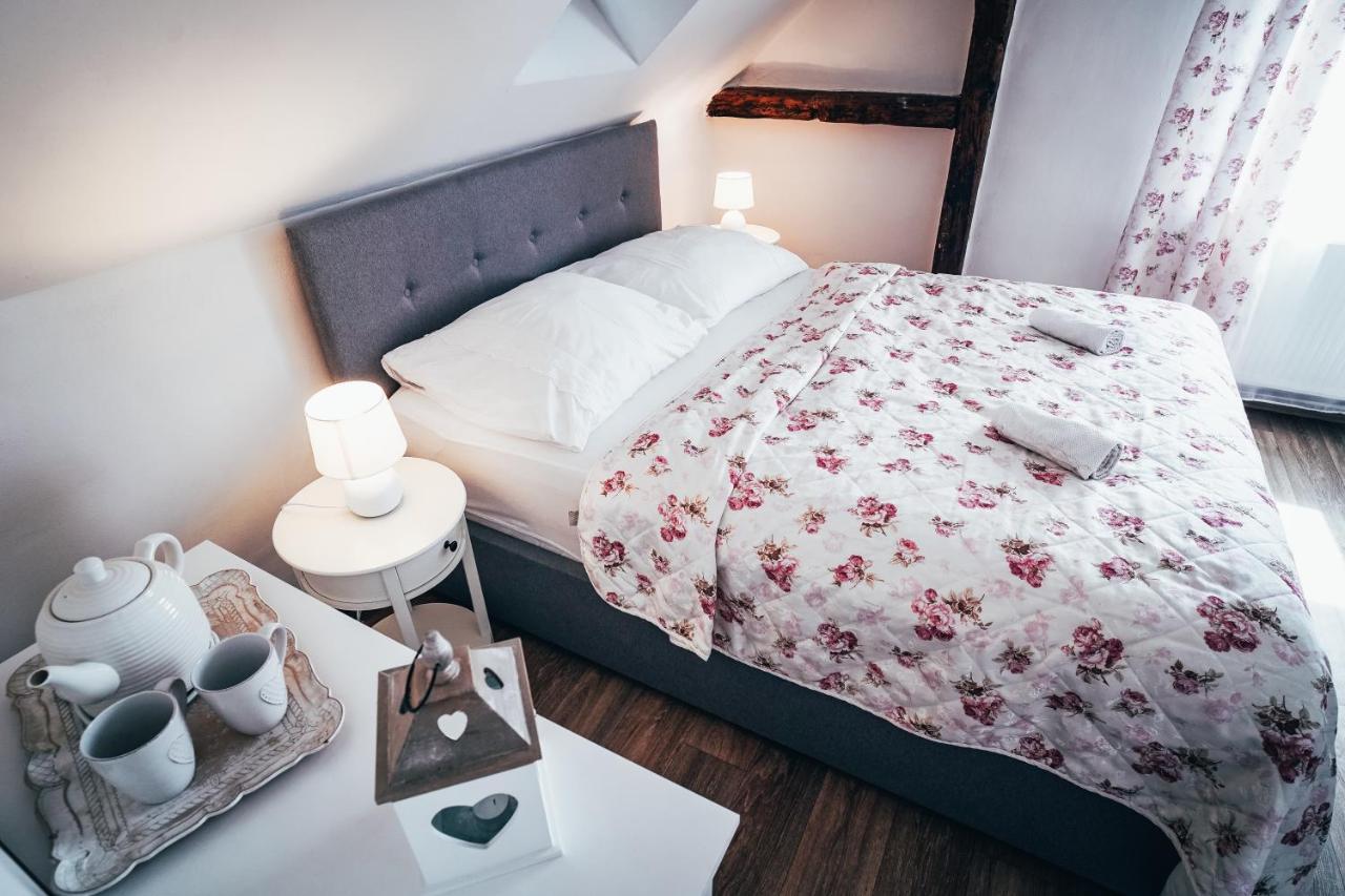 Homestay Trapani House & Camp Ruzova