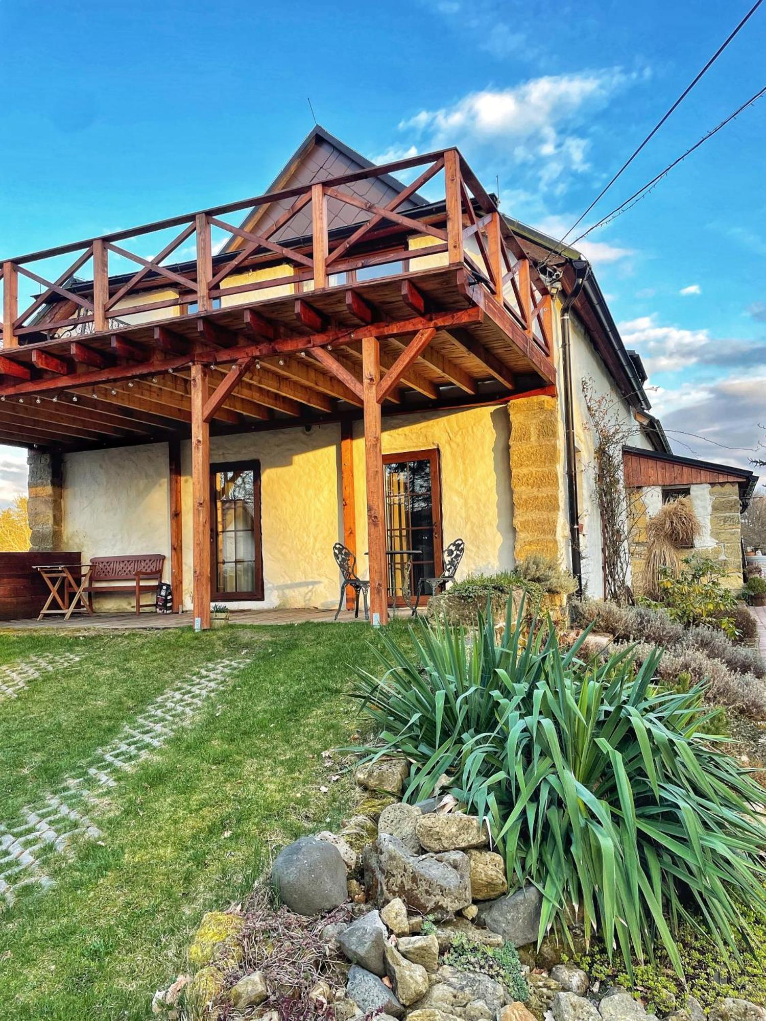 Trapani House & Camp Homestay *