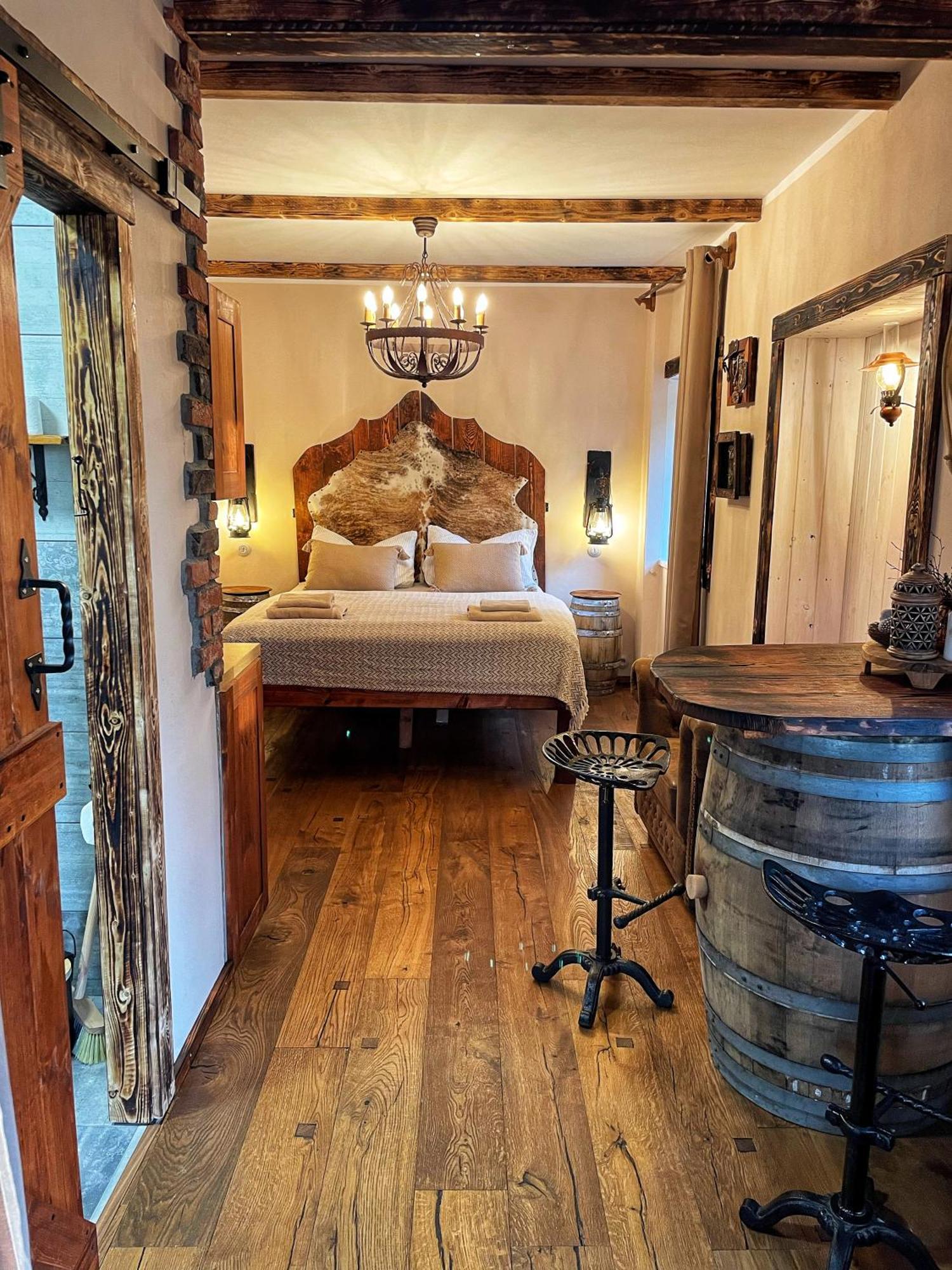 Trapani House & Camp Homestay *